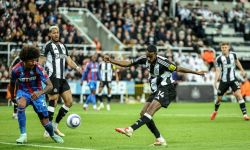 نيوكاسل يكتسح كريستال بالاس ويقبض على المركز الثالث