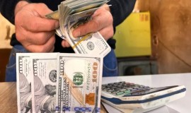 الدينار يواصل تراجعه أمام الدولار مع الإغلاق
