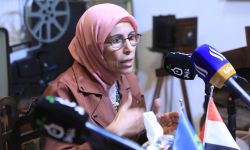 الناقدة نادية هناوي : الشاعر الذي يكتب المطولة الشعرية فيلسوف