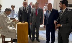 البدراني يزور متحف الشمع في البصرة