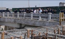 السوداني يتابع ميدانياً الأعمال بمشروع المجسر الذي يربط جسر الطابقين بالمعلق