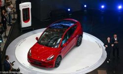 ماسك يحدد موعد استخدام تسلا روبوتات شبيهة بالبشر