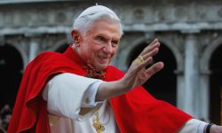 الفاتيكان يودع البابا بنديكتوس السادس عشر