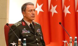 خلوصي أكار :نناقش مع الروس فتح المجال الجوي والاتصالات متواصلة بين أنقرة وموسكو ودمشق