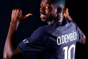 باريس سان جيرمان يمنح لاعبه الجديد عثمان ديمبيلي القميص رقم 10