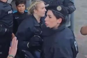 بسبب علم فلسطين.. قوات ألمانية تطارد طفلا وتعتقله في شوارع برلين!