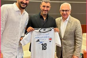 ماذا اهدى اللاعب ايمن حسين القيصر كاظم الساهر؟